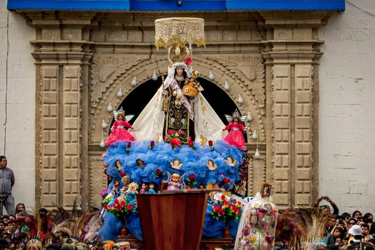 Virgen del Carmen-Pachamama Escape